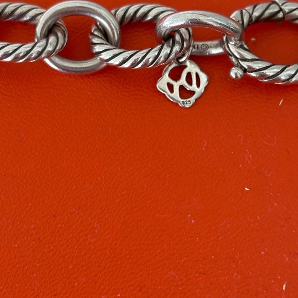 Elegant Silver Chain Bracelet - Picture 3 of 5